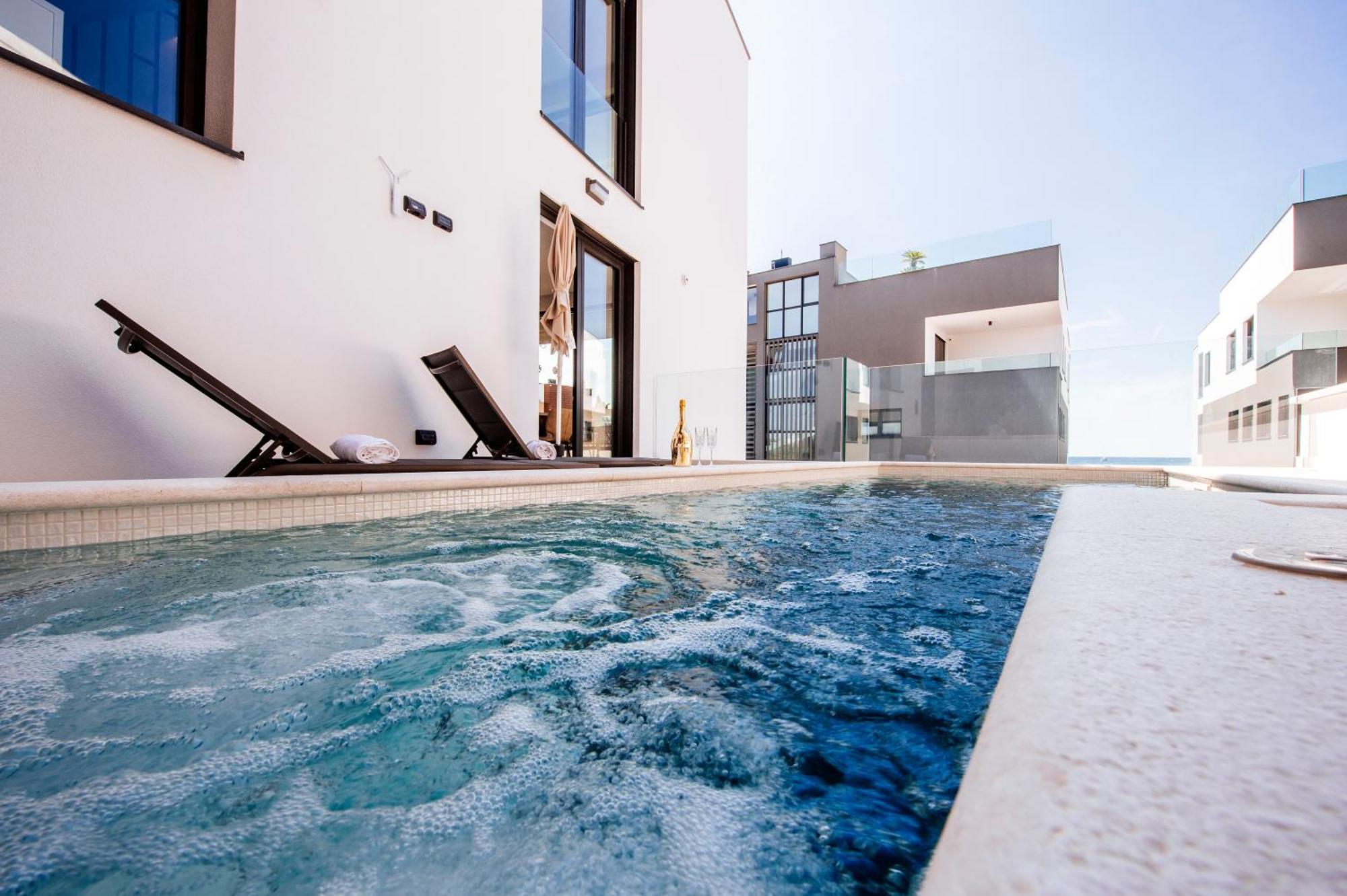 Crystal Holiday Residence II Sukošan 外观 照片